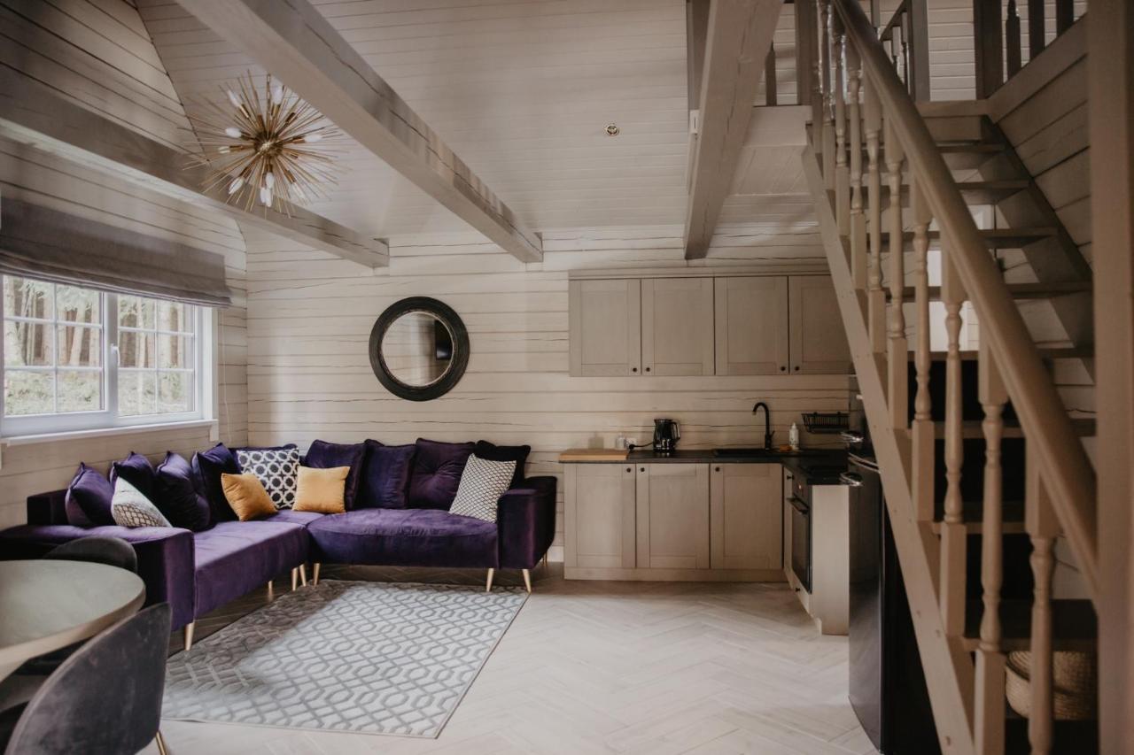 5 Stories Guest House Inkartai Bagian luar foto