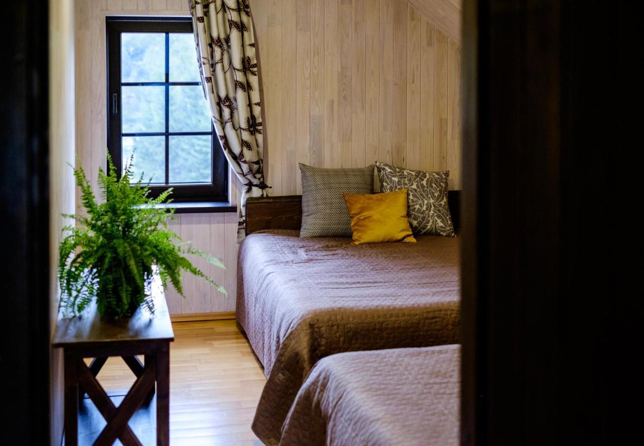 5 Stories Guest House Inkartai Bagian luar foto