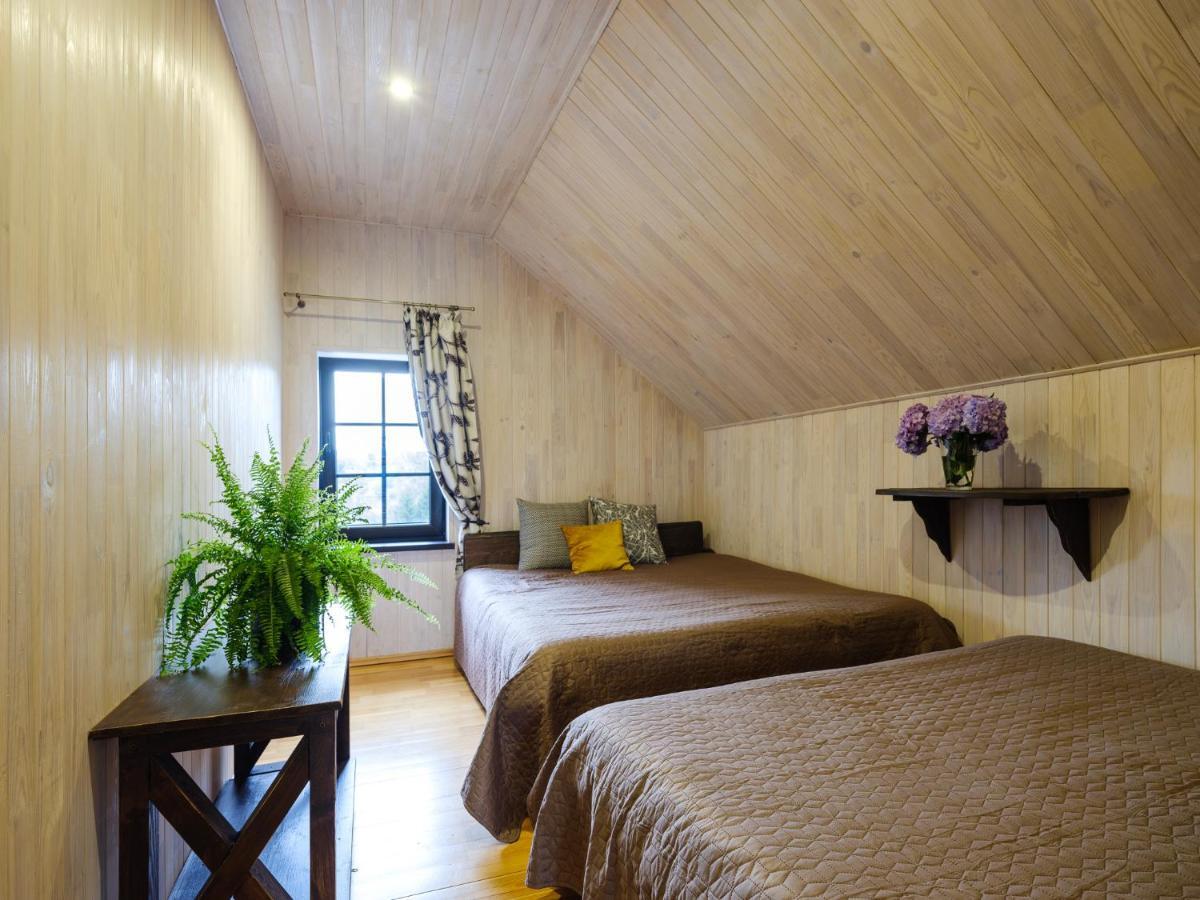 5 Stories Guest House Inkartai Bagian luar foto