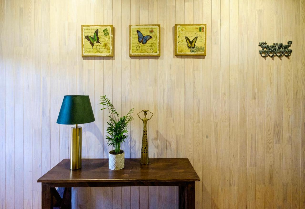 5 Stories Guest House Inkartai Bagian luar foto